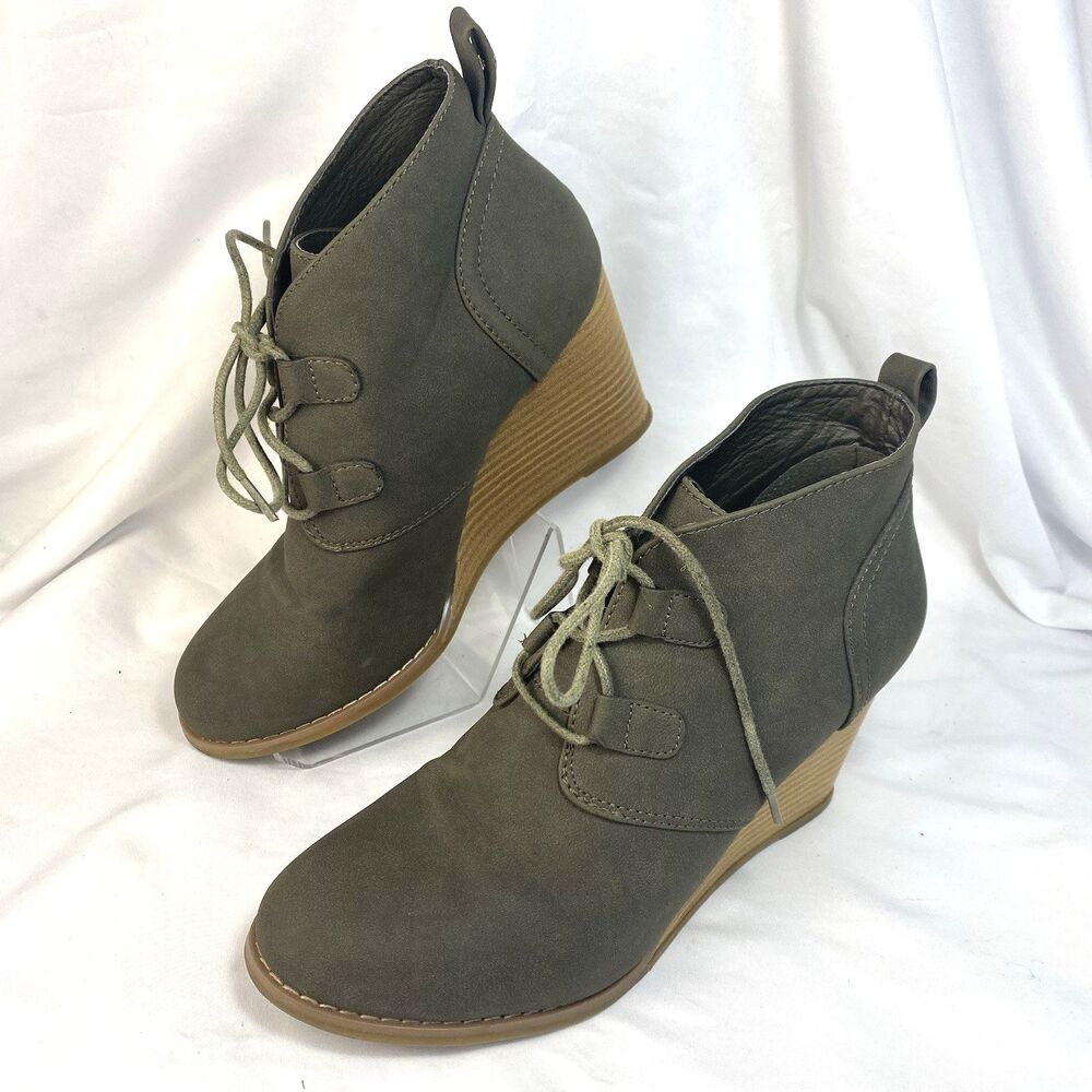 Nautica Vaeda Women's Size 8 Sage Faux Suede Lace Up Wedge Heel Ankle Booties